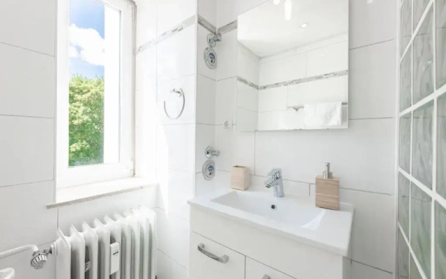 Stay Awesome - Urban Jungle Apartment in Wilhelmshöhe