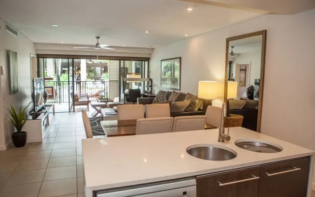 131 Luxury Swimout