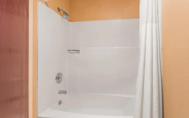 OYO Hotel Spokane North