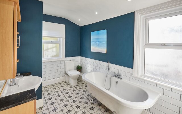 Host Stay High Street