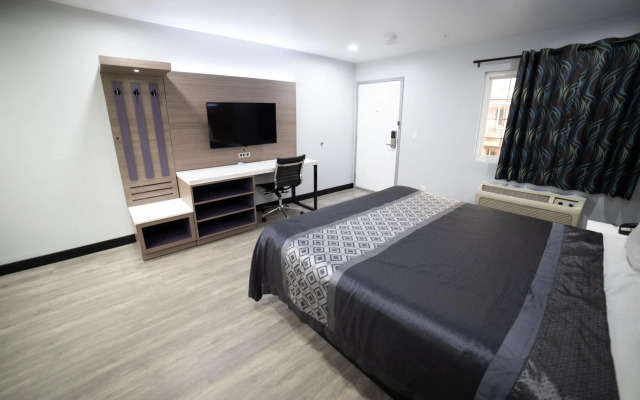 Express Inn & Suites