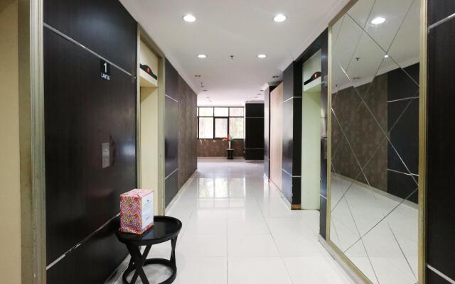 The London Living Apartment at Kebagusan City