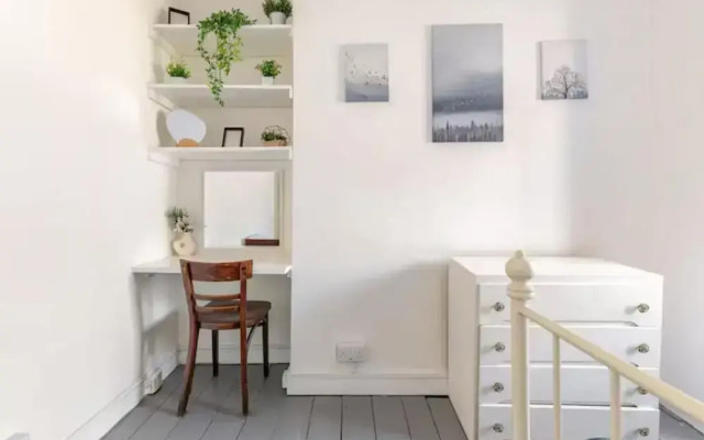 Camden - 3 Bedrooms - Sleeps 6 - Near Underground