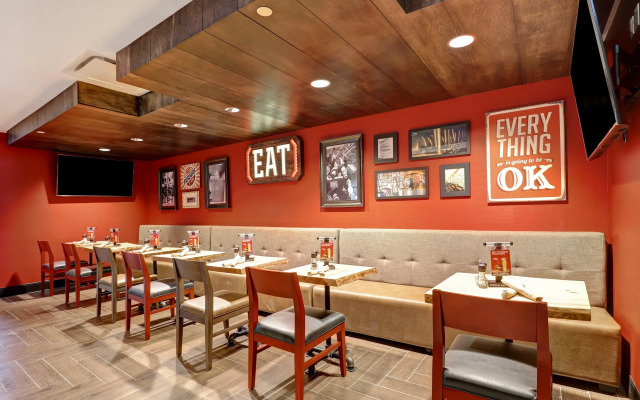 Holiday Inn Mississauga Toronto West by IHG