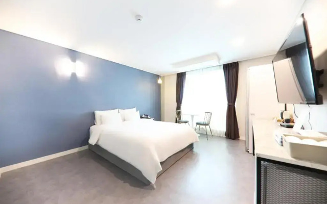 Jeonju Junghwasan-dong Guardian Angel