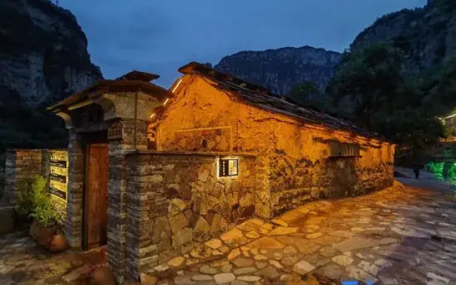 Linzhou Guanzhi Homestay (Shibanyan Gaojiatai)