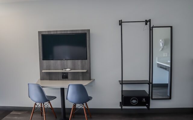 Solo Motel - Broadway