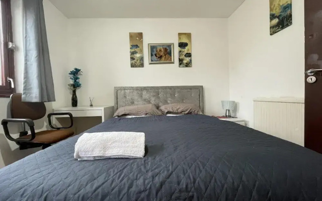 Comfortable 2-bed House in London Zone 2