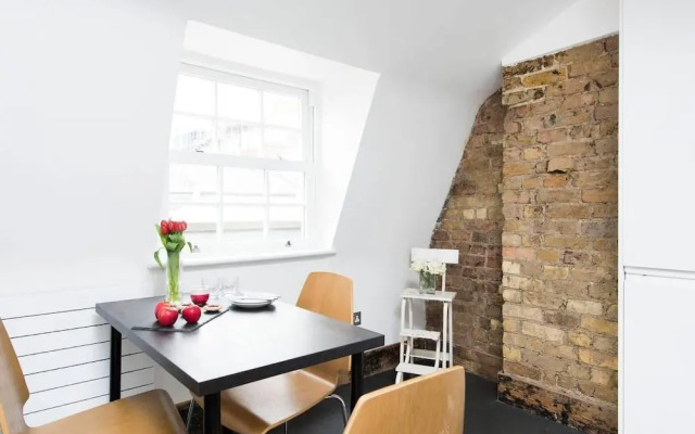 Beautiful And Central 2BR Loft Apartment