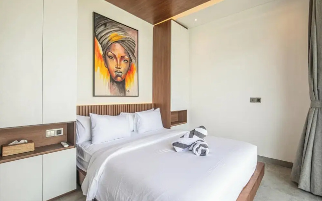 Tropical Elegance 5BR Canggu Villa Near Beach