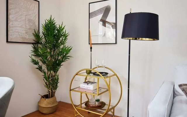 The Southwark Wonder - Charming 1bdr Flat With Patio