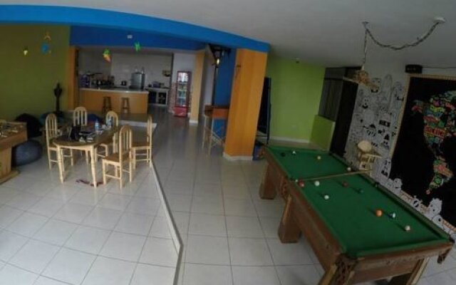 Frogs Surf Hostel Huanchaco