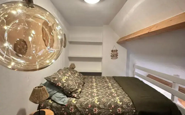 26m With Balcony Near The Center And The Beach