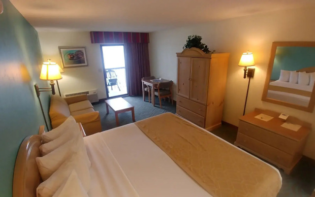 Tropical Winds Oceanfront Hotel