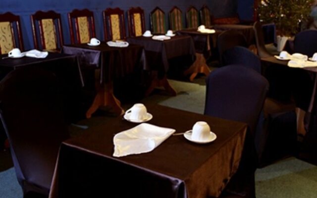 Aradous Hotel