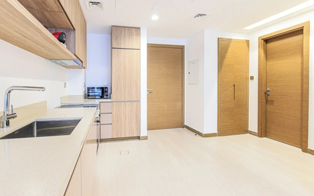 1BR Apt Residence Along Business Bay Canal