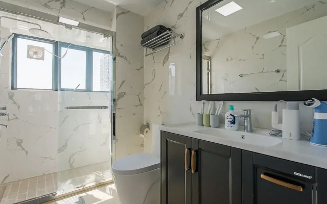 Locals Boutique Apartment Huafa No.12
