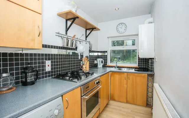 1 Bedroom Flat In Wimbledon With Garden