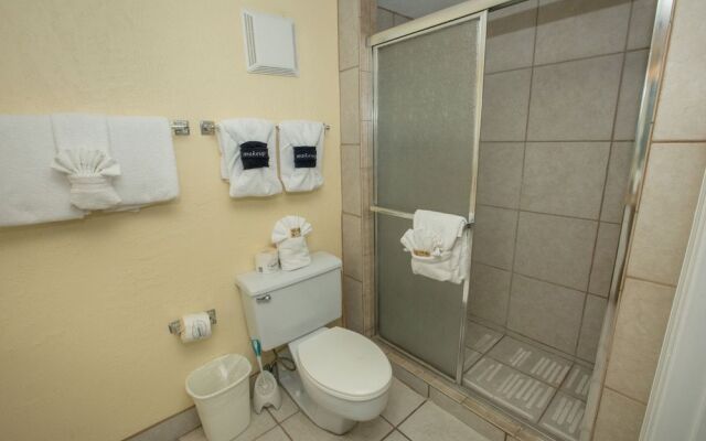 Shoreline Towers 2074 2 Bedroom Condo by RedAwning