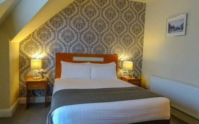 Raheen Woods Hotel