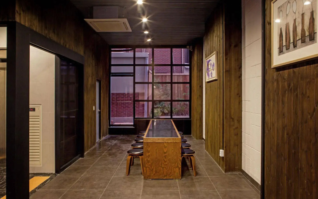 D Seven Suites