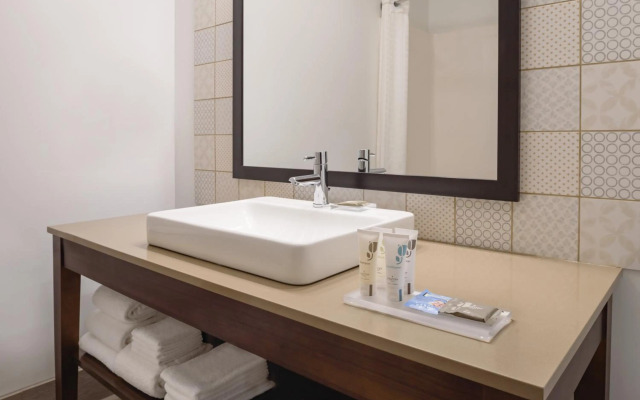 Country Inn & Suites by Radisson, Galena, IL