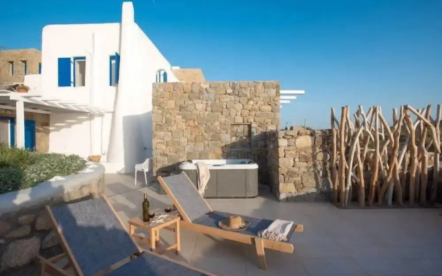 Romantic Mykonian Oasis Suite w Jacuzzi