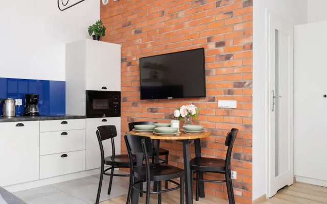 Dietla Apartment With A/C by Renters