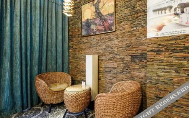 V International Apartment Hotel (Currently unavailable)