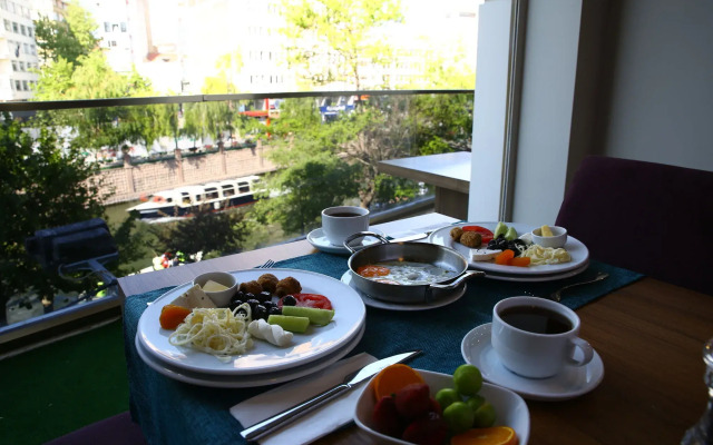 SennaCity Hotel