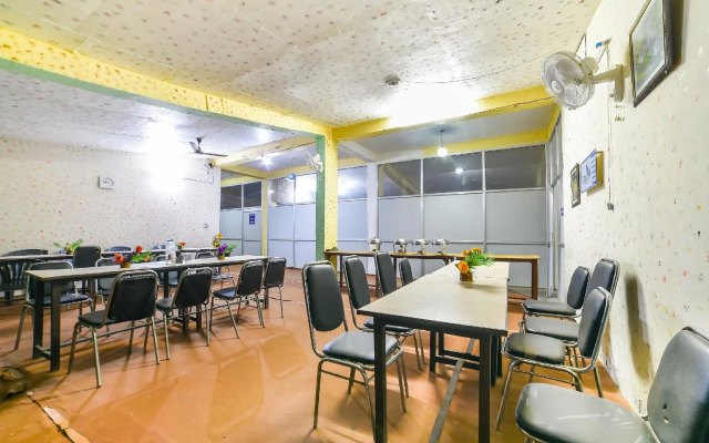 OYO Flagship 5175 Hotel Rama Blue Point