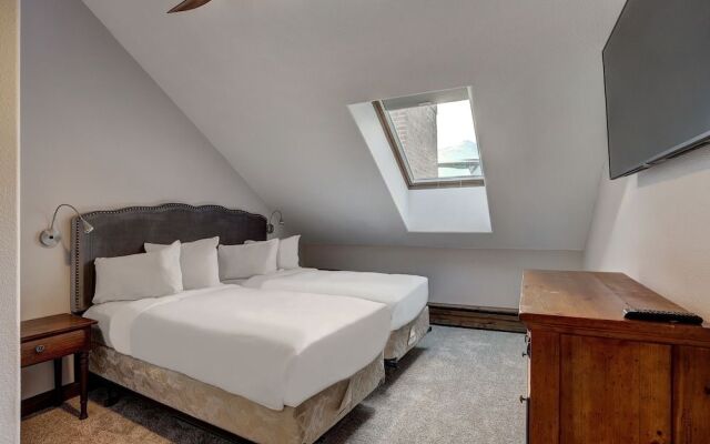 River Mnt Lodge W312 - 4 Br Condo