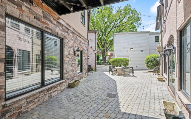 Carters Court Grand Escape