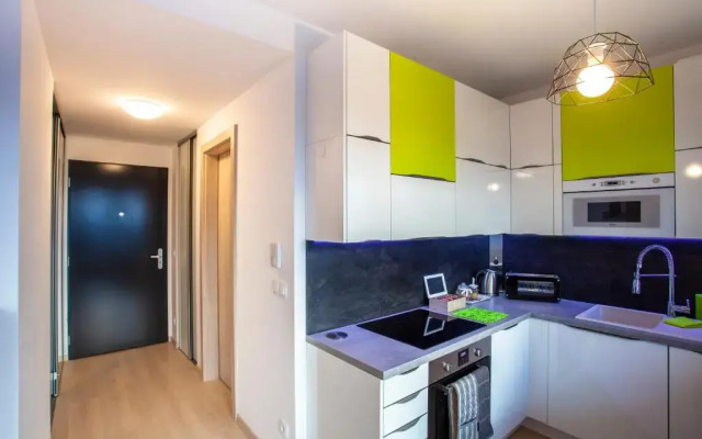 City View Air-Conditioned 24H Check-In