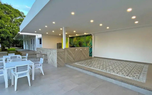 Zaba Beach House