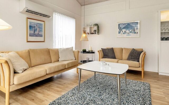 4 Star Holiday Home in Hals