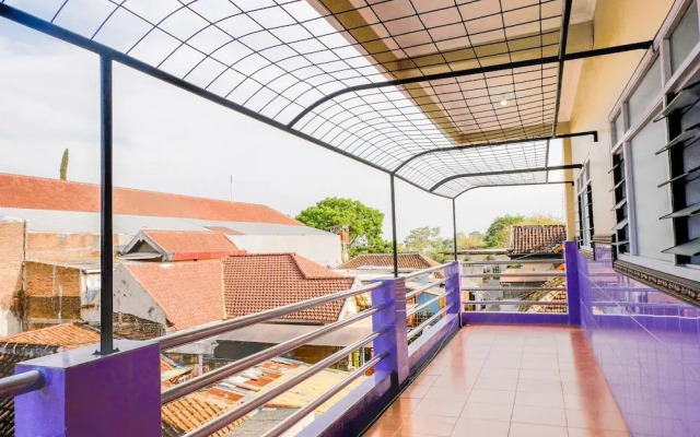 Graha Batu Mulia by OYO Rooms