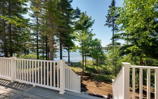 Oceanfront Prospect Harbor House w/ Deck+view