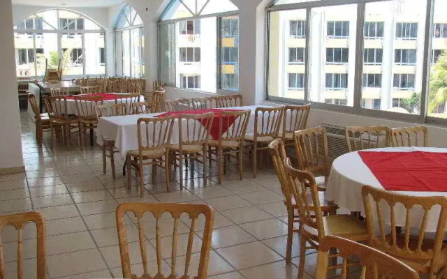 Costa Sol Hotel & Villas