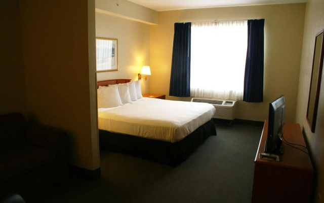 Country Inn & Suites by Radisson, Lansing, MI