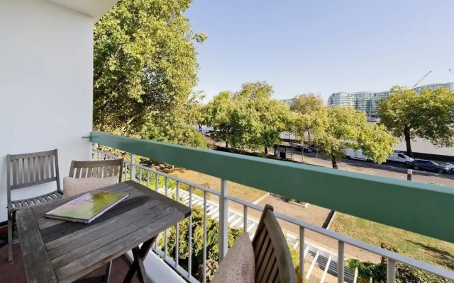 Bright 2-Bed Apartment in Fashionable Chelsea