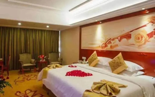 Vienna Hotel Guigang Central Square