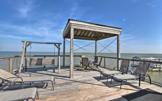 Bayfront Fishing Pier: Galveston Island Home!