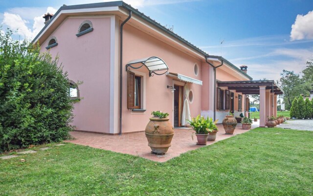 Stunning Home in Castelfranco With 2 Bedrooms, Wifi and Outdoor Swimming Pool