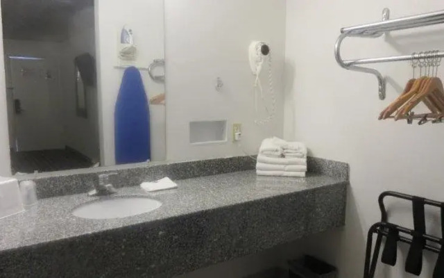 Motel 6-Saint Robert, MO
