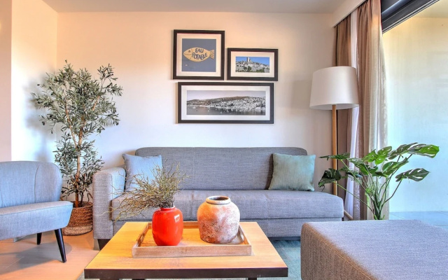 Nice Apartment on the Cote D'azur