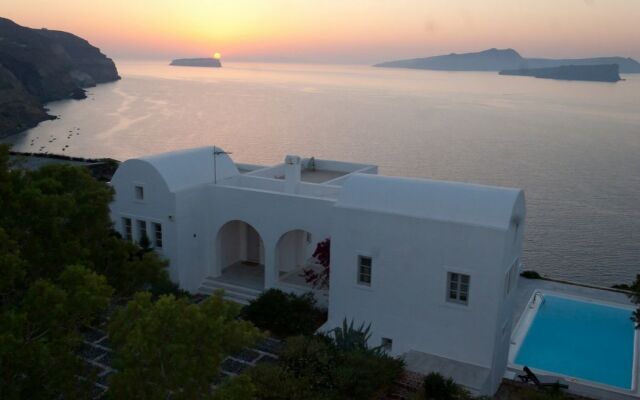 Ambassador Aegean Luxury Hotel and Suites