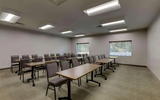 Country Inn & Suites by Radisson, Cumming, GA