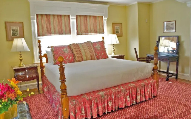 Hilltop Inn