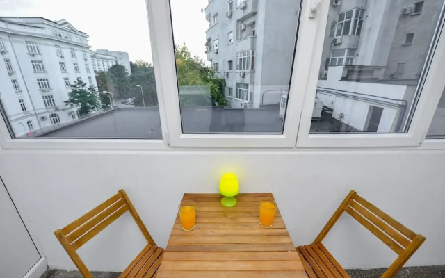 Bucharest Apartment - Two Bedrooms - 6 Guests - Cismigiu Gardens